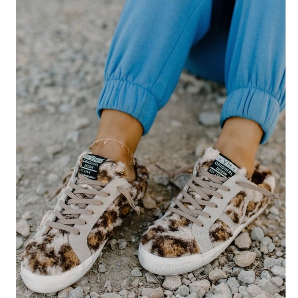 NWOT VINTAGE HAVANA SNUGGLELEOPARD FUR & LEATHER Women’s Sneakers Size 7 1/2